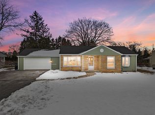 N62W23905 Sunset DRIVE, Sussex, WI 53089