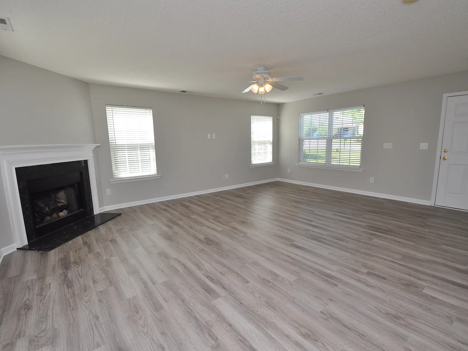 Immaculate Raleigh Home Available Immediately — Photo 4