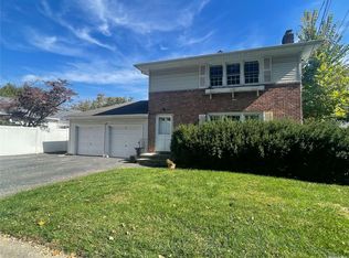 56 Carley Ave FLOOR 2, Huntington, NY 11743