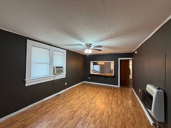 2nd image of 216 1/2 E Maple Ave