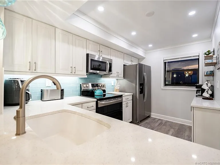9400 S Ocean Dr #706B — Photo 7