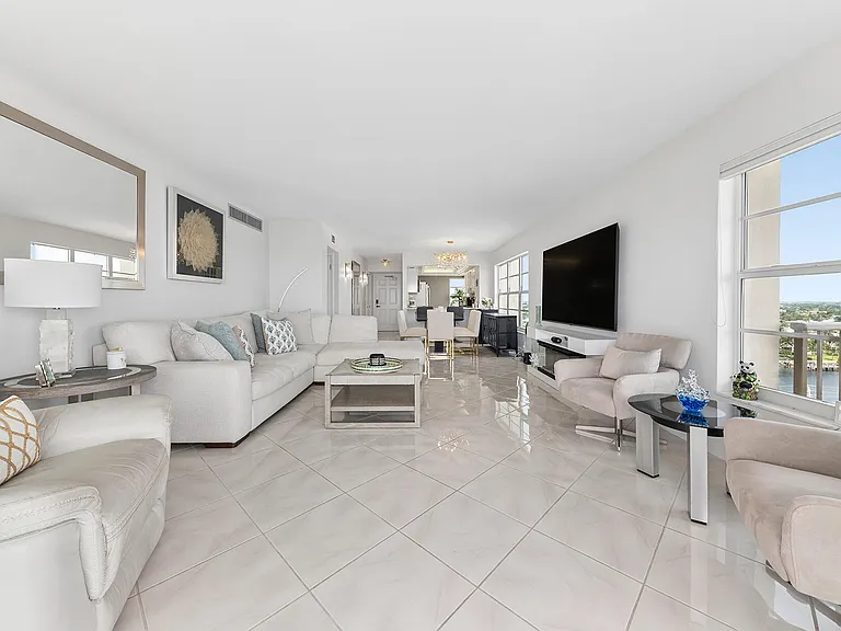 1021 Hillsboro Mile Bch #1008 — Photo 10