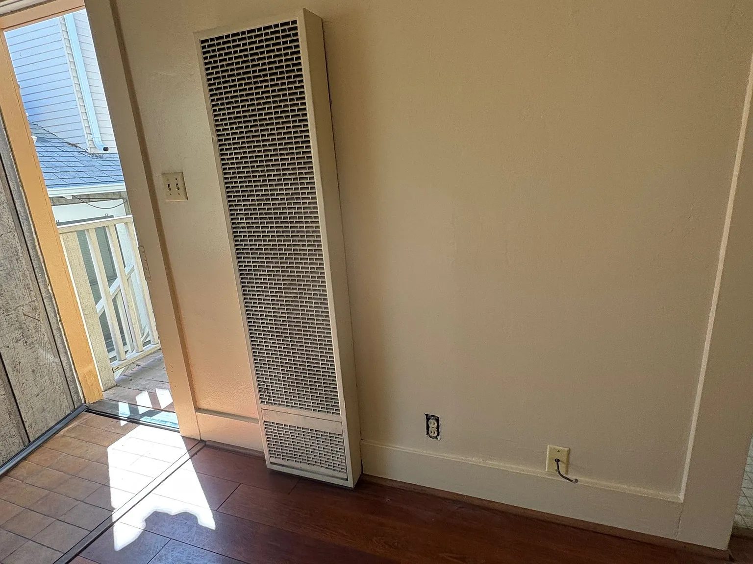 10TH 168 S — Photo 3