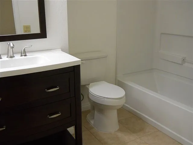 8604 Maple Grove Ct — Photo 3