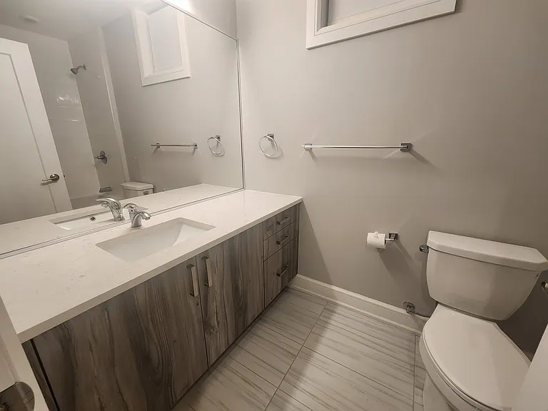 341 Tweedsmuir Ave #D — Photo 14