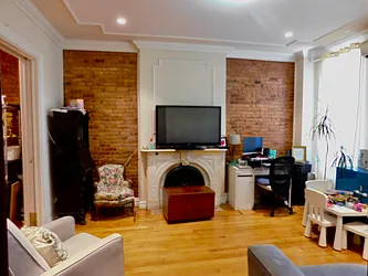 Rented by R New York