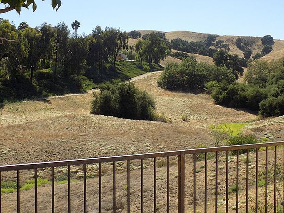2nd image of 15866 Cameron Ln