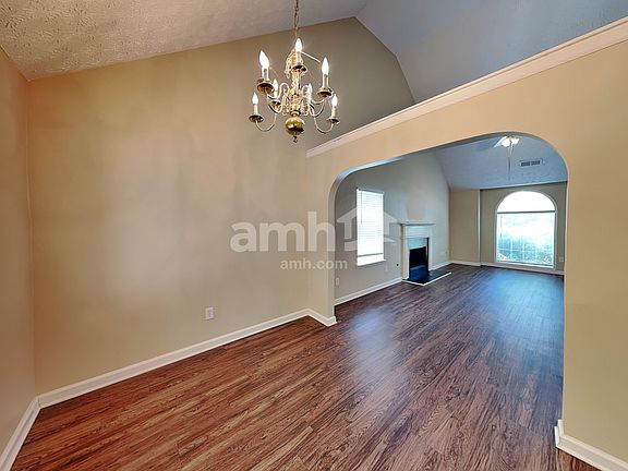 5th image of 2656 Lake Park Bnd