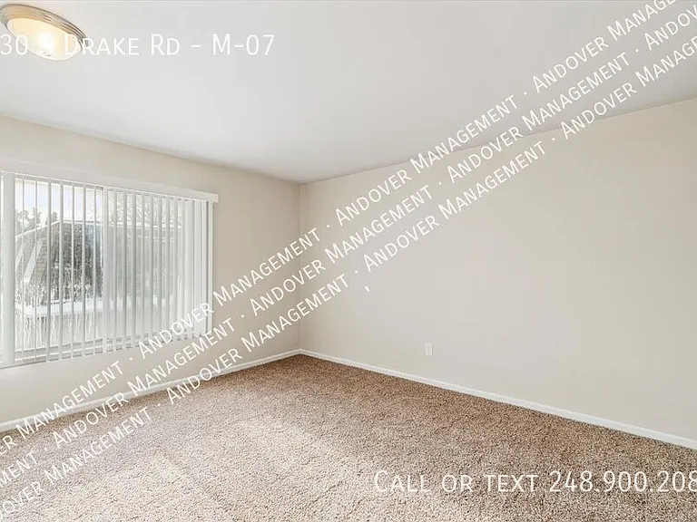 330 S Drake Rd #M-07 — Photo 46