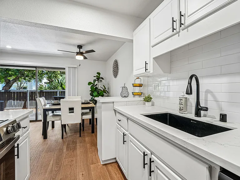 Summerwood Apartments — Photo 94