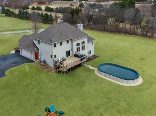 6957 E Wildwood Rd, Stillman Valley, IL 61084