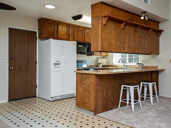 4th image of 1245 Crescendo Dr