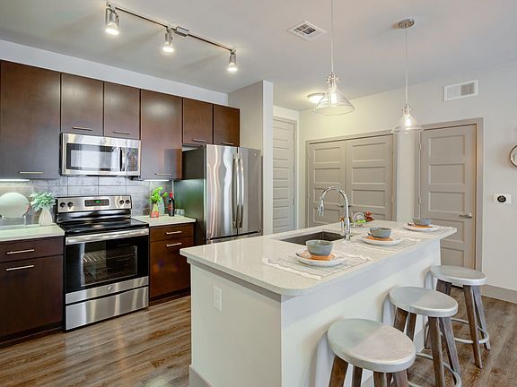 2nd image of 2613 Rogers Ave #1083
