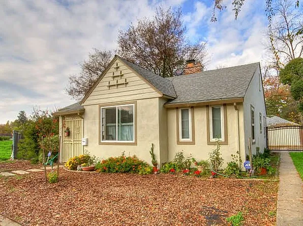 3225 12th Ave, Sacramento, CA 95817
