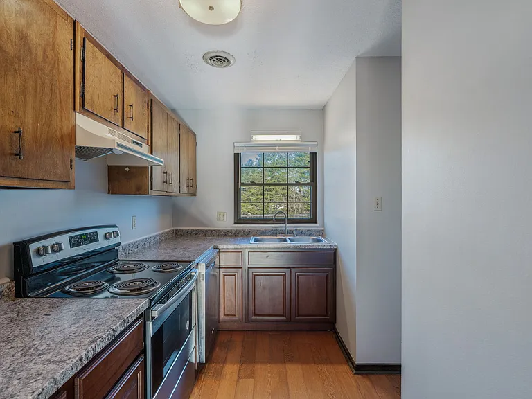 354 Indian Hills Cir — Photo 1
