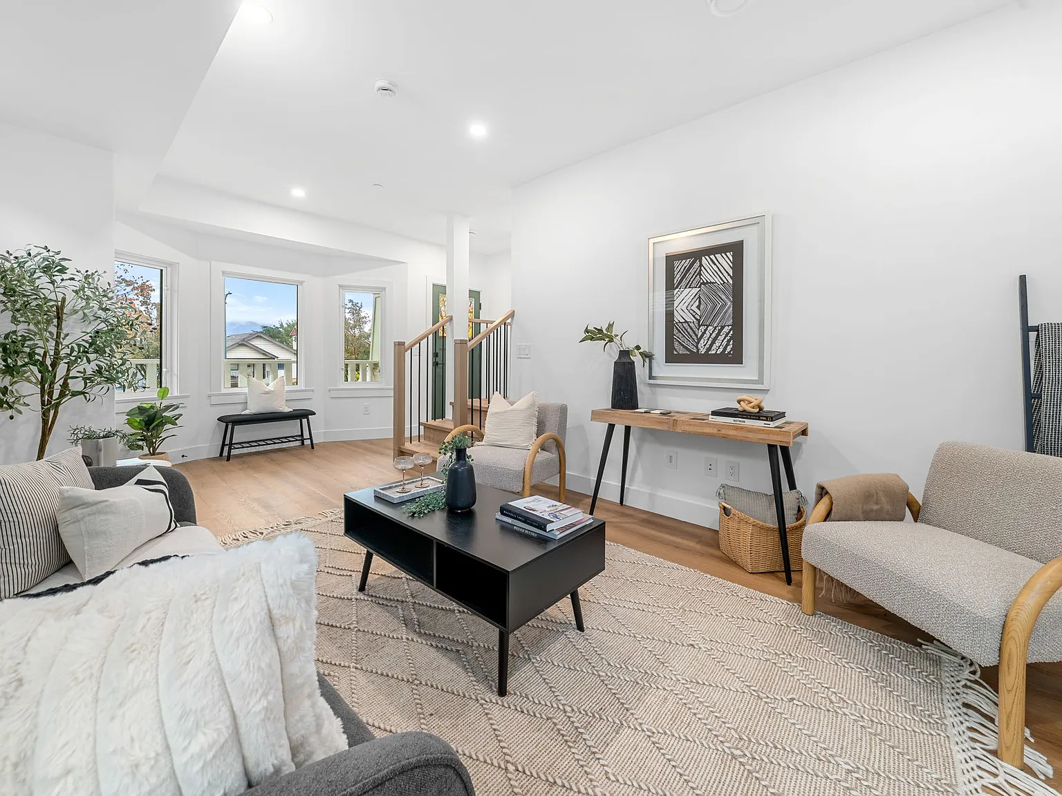 3 bed, 1400 sqft, $3,500 — Photo 3