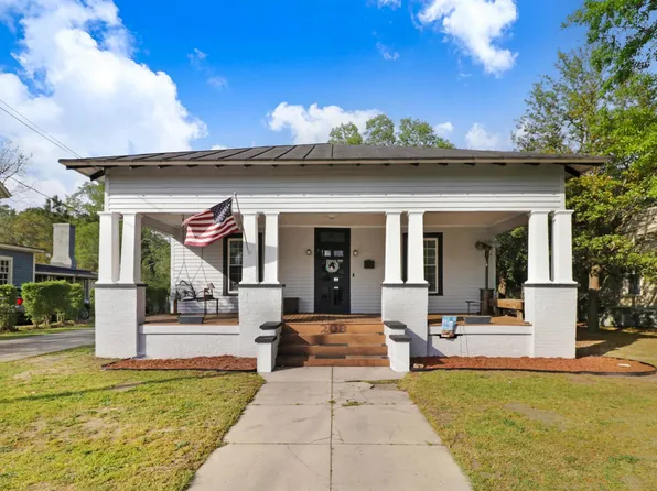 208 W Railroad St, La Grange, NC 28551