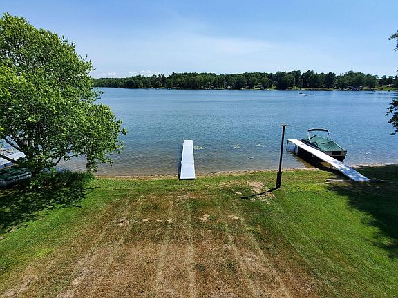 4th image of 3718 Peterson Dr