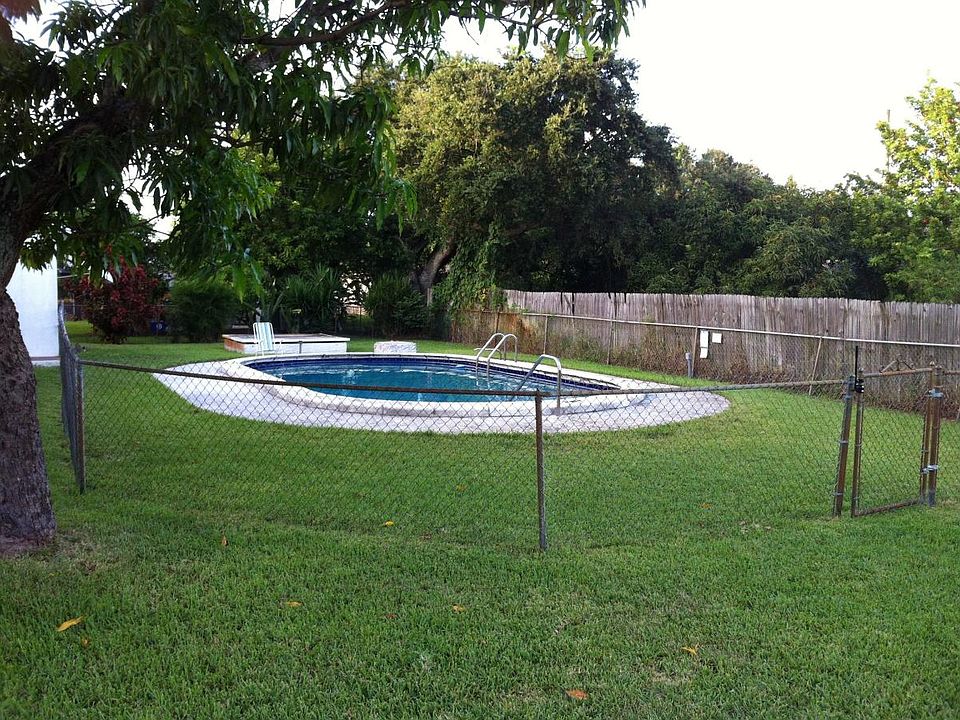 2nd image of 6221 SW 32nd St