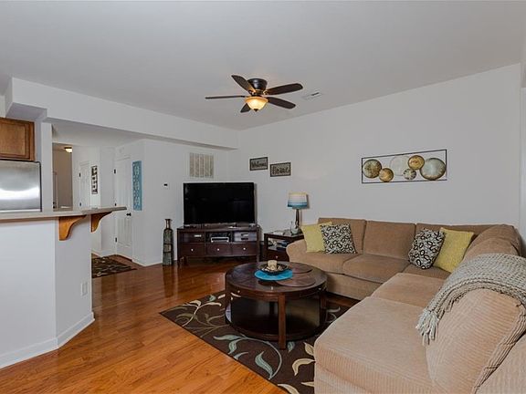 4th image of 217 Ashton Dr