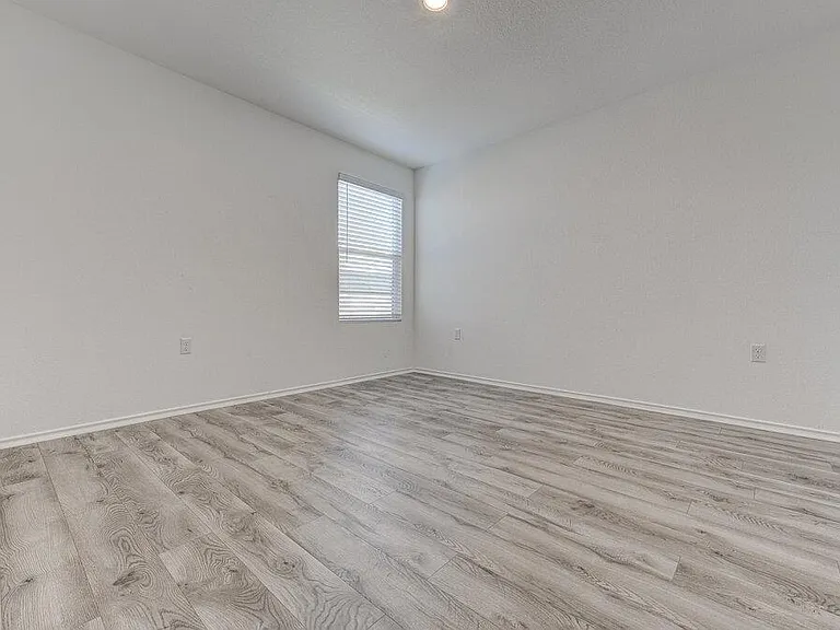 2704 Shimsham Dr — Photo 11