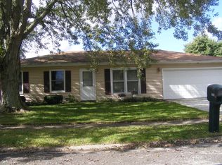 2209 Shaker Dr, Valparaiso, IN 46383