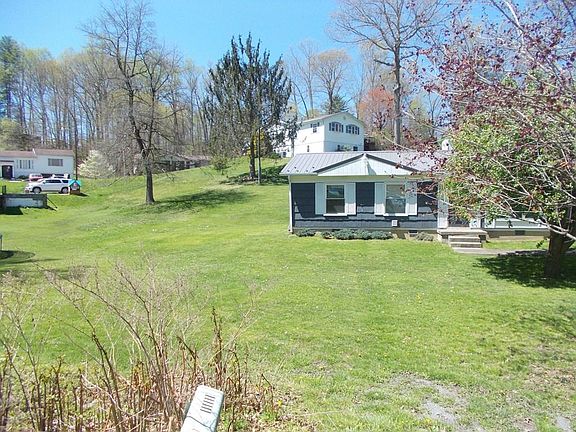 2nd image of 202 Collinwood Dr