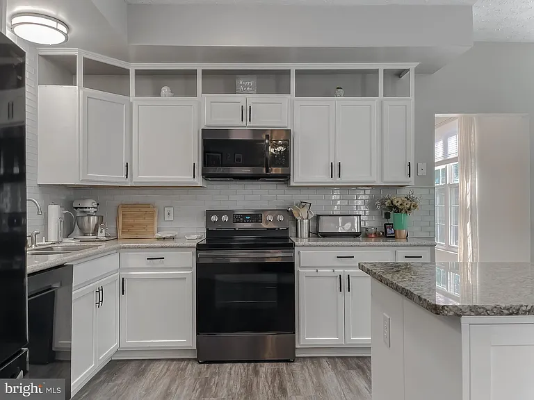 48221 Keel Dr — Photo 16