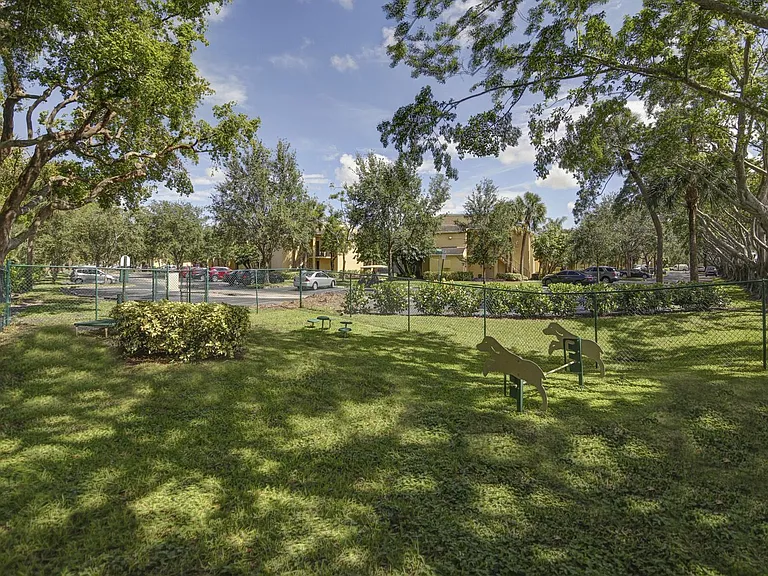 Plantation Colony — Photo 24