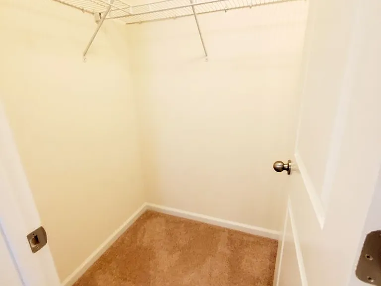 504 Cedar Lakes Dr — Photo 18
