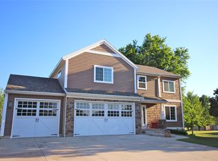 1424 12 Mile Rd NW, Sparta, MI 49345