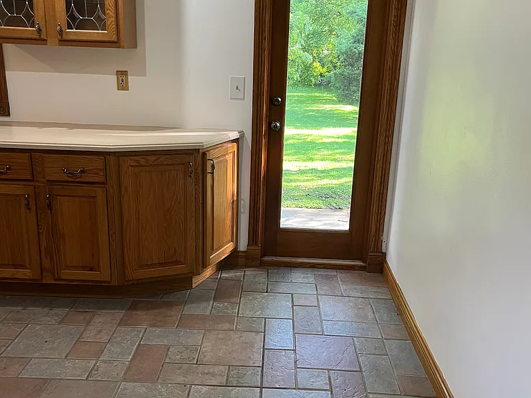 2130 Cave Hill Ln — Photo 14