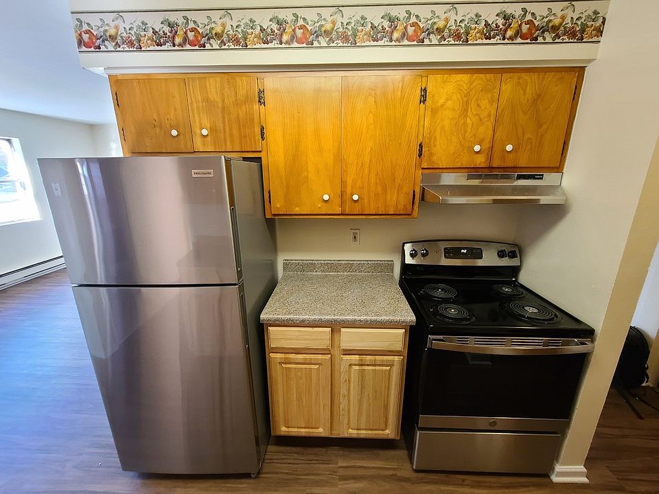 2nd image of 256 Belleville Ave #B5