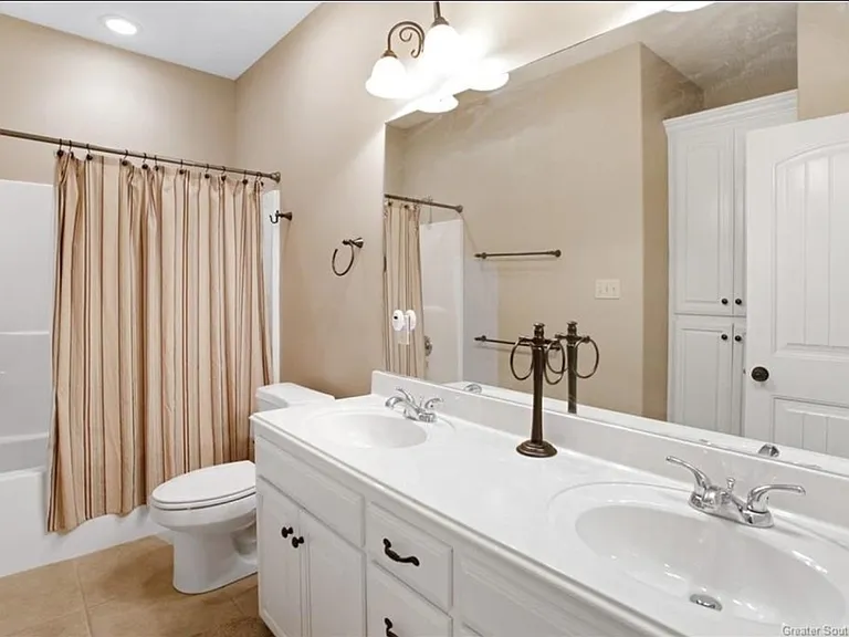 5723 W Kayleigh Ln — Photo 7