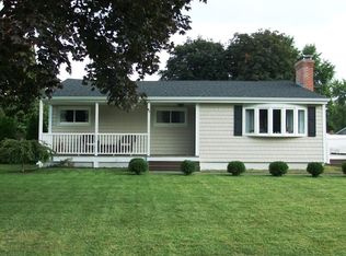 94 Florida Dr, Agawam, MA 01001