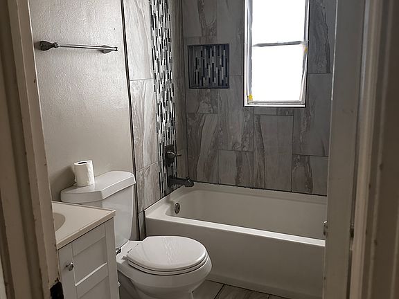 3rd image of 11638 Lanewood Cir