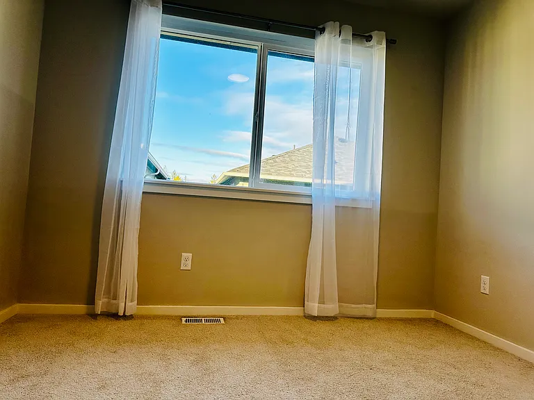 2nd floor - Bedroom 3