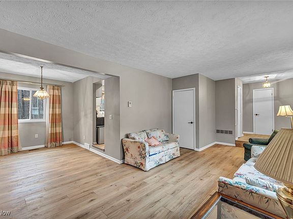 4th image of 17070 Curry Ln