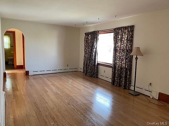 4th image of 6 Franklin Ave
