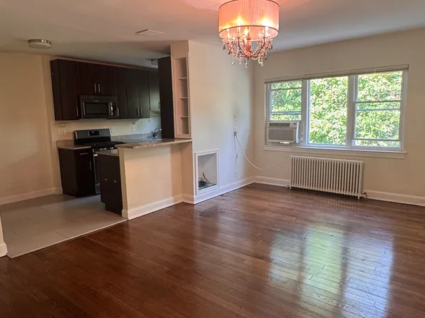 2339 40th Pl NW APT 305, Washington, DC 20007