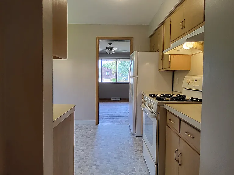 4365 Glenmawr Ave — Photo 14
