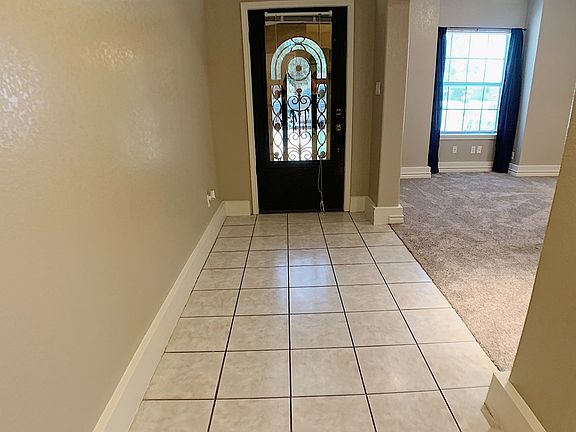 4th image of 636 E Leona St