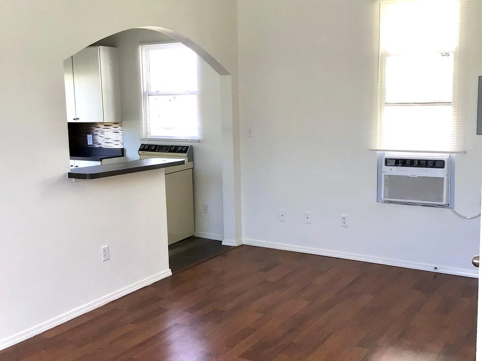 2220 Avenue P — Photo 2