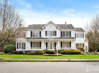 11 Bodine Dr, Cranbury, NJ 08512