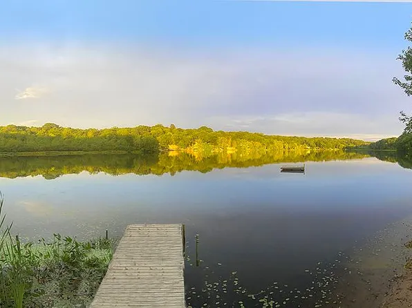 14 Putzel Ave, Guilford, CT 06437