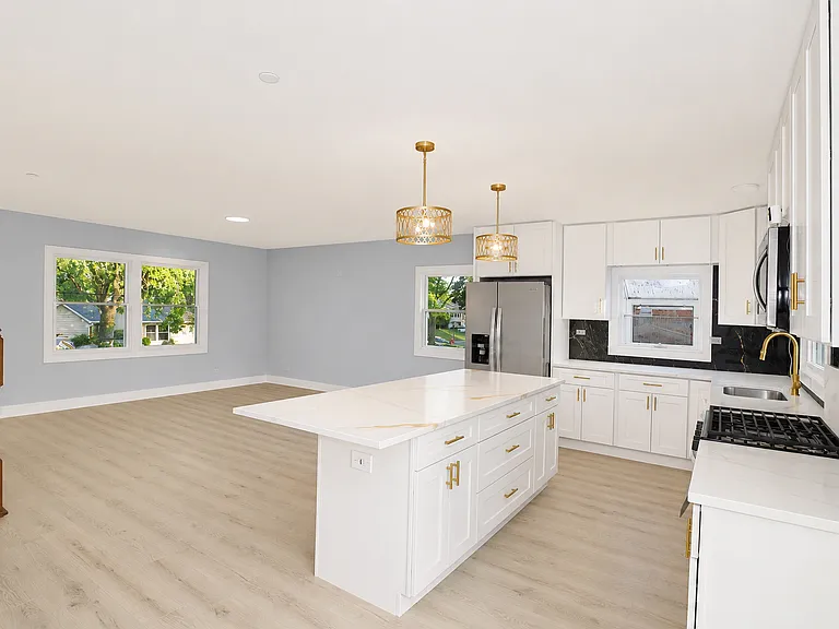Glenwood Ln — Photo 4