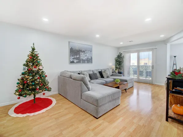 8841 Kennedy Boulevard image 1 of 25