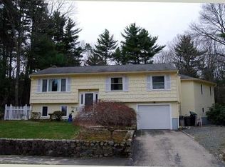 6 Barberry Ct, Coventry, RI 02816