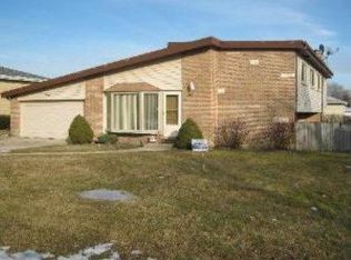 9327 N Parkside Dr, Des Plaines, IL 60016