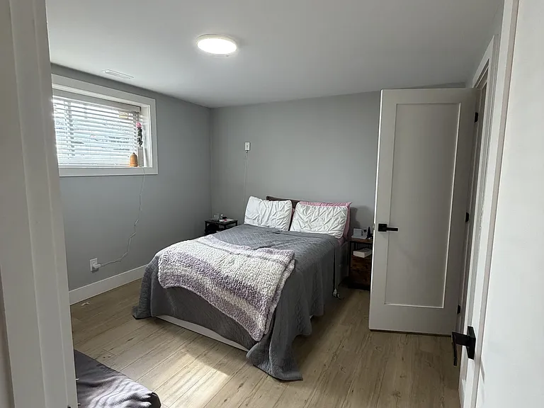 56 Olive Cres — Photo 8